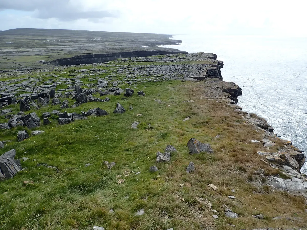 The cliff edge at Dún Aonghasa on Inis Mór on an Aran Islands Ireland tour